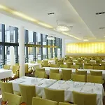 朋兹酒店 4*