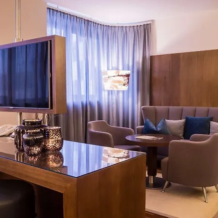 Hotel The Penz 4*