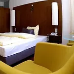 The Penz 4*
